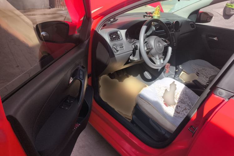 Used Volkswagen Polo 2011 1.6L Manual ZhiShang Edition Driver Seat