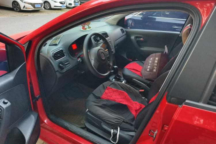 Used Volkswagen Polo 2011 1.6L Automatic ZhiShang Version Driver Seat