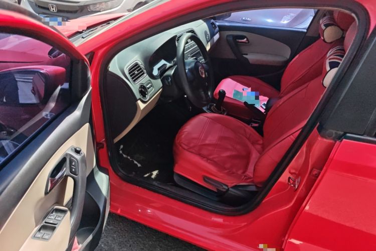 Used Volkswagen Polo 2011 1.6L Manual ZhiShang Edition Driver Seat