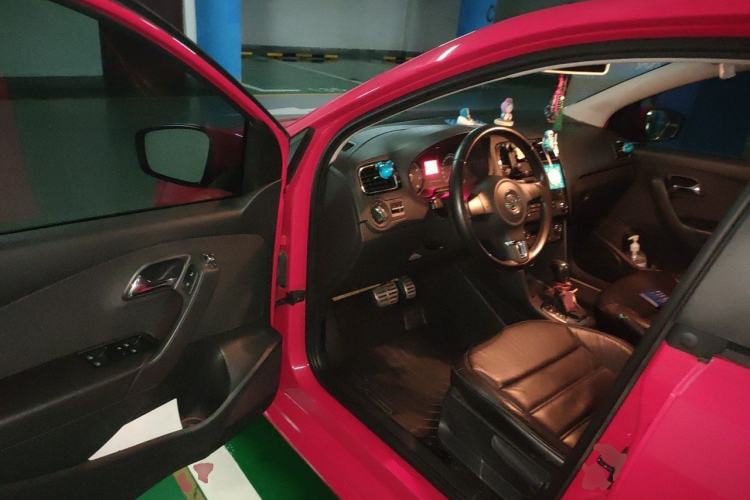 Used Volkswagen Polo 2011 1.6L Automatic ZhiKu Edition Driver Seat