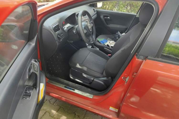 Used Volkswagen Polo 2011 1.6L Automatic ZhiShang Version Driver Seat