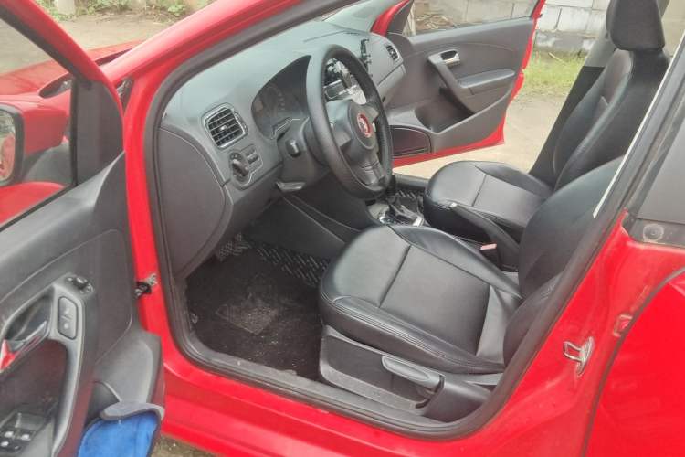 Used Volkswagen Polo 2011 1.6L Automatic ZhiShang Version Driver Seat