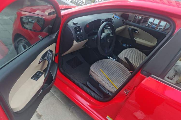 Used Volkswagen Polo 2011 1.4L Automatic ZhiShang Version Driver Seat