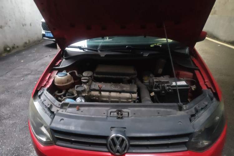 Used Volkswagen Polo 2011 1.4L Manual ZhiLe Edition Engine Bay