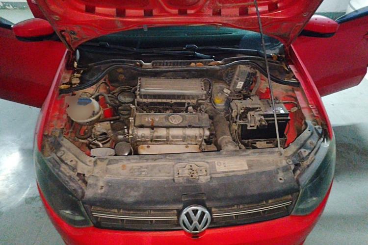 Used Volkswagen Polo 2011 1.6L Manual ZhiShang Edition Engine Bay