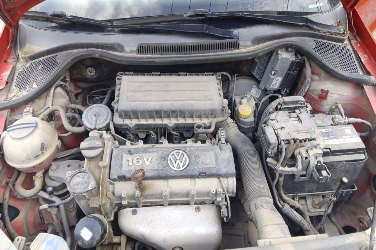 Used Volkswagen Polo 2011 1.6L Automatic ZhiKu Edition Engine Bay