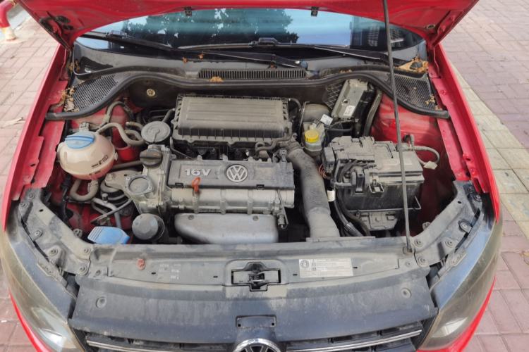Used Volkswagen Polo 2011 1.6L Manual ZhiShang Edition Engine Bay