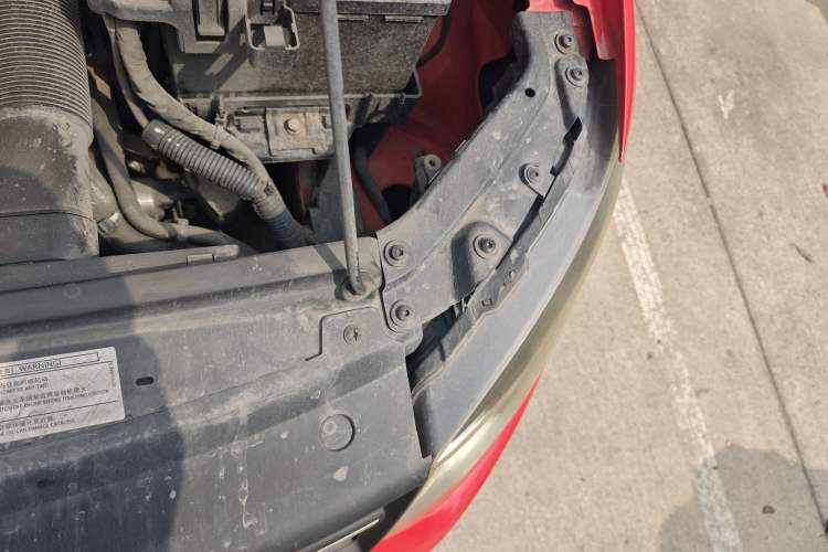 Used Volkswagen Polo 2011 1.4L Manual ZhiLe Edition Engine Bay Left