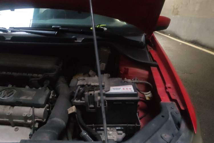 Used Volkswagen Polo 2011 1.4L Manual ZhiLe Edition Engine Bay Left