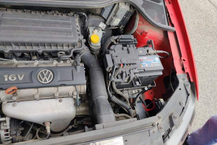 Used Volkswagen Polo 2011 1.6L Automatic ZhiShang Version Engine Bay Left