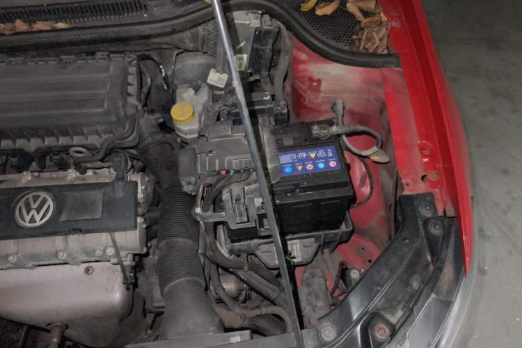 Used Volkswagen Polo 2011 1.4L Automatic ZhiShang Version Engine Bay Left