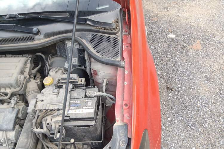 Used Volkswagen Polo 2011 1.6L Automatic ZhiKu Edition Engine Bay Left