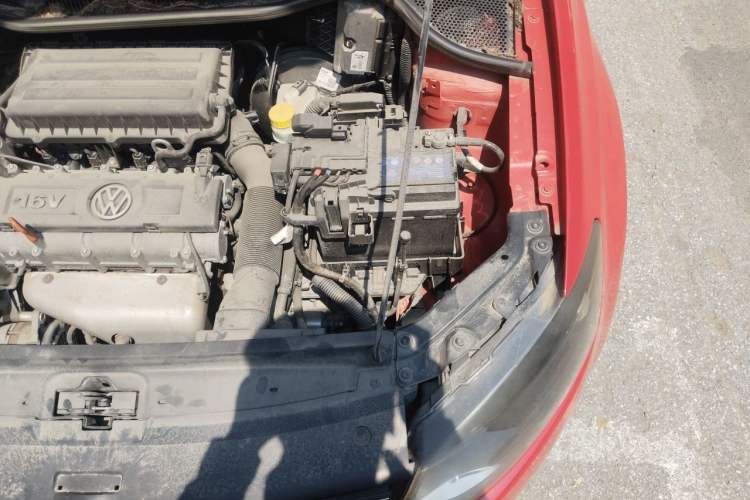 Used Volkswagen Polo 2011 1.6L Automatic ZhiKu Edition Engine Bay Left
