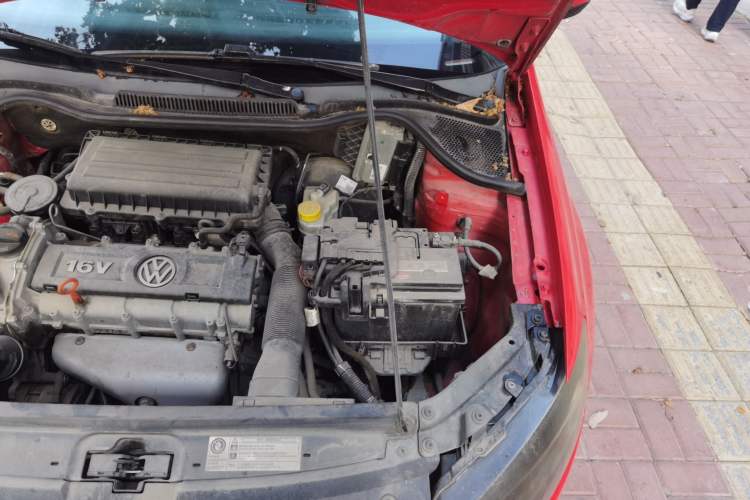 Used Volkswagen Polo 2011 1.6L Manual ZhiShang Edition Engine Bay Left