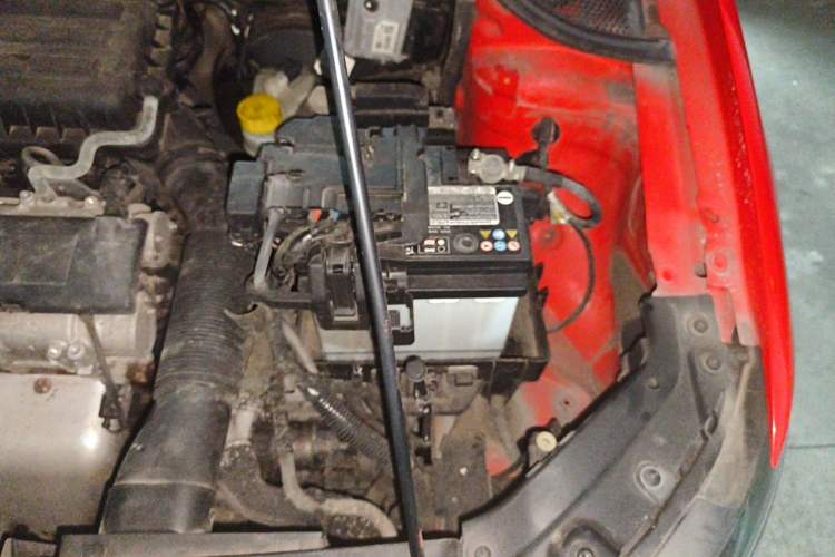 Used Volkswagen Polo 2011 1.4L Automatic ZhiShang Version Engine Bay Left