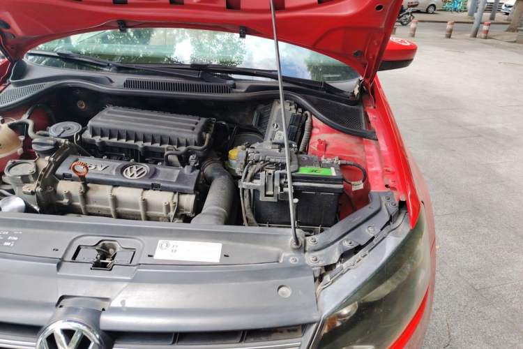 Used Volkswagen Polo 2011 1.6L Automatic ZhiShang Version Engine Bay Left