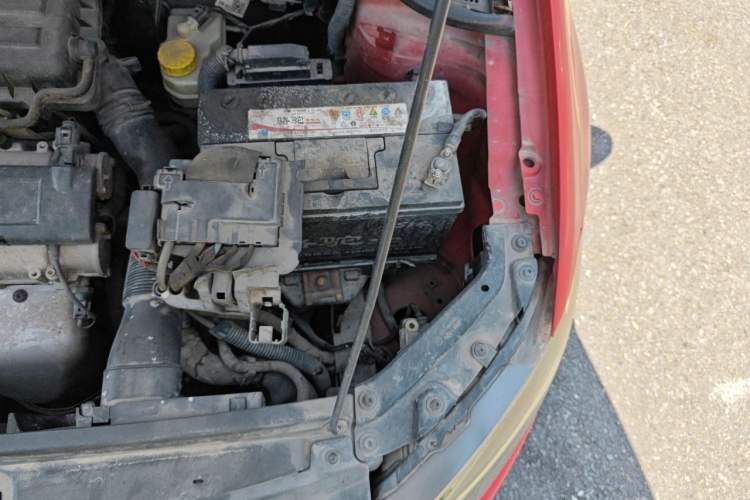 Used Volkswagen Polo 2011 1.6L Automatic ZhiShang Version Engine Bay Left