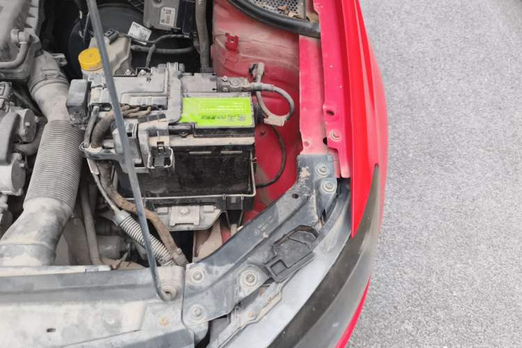 Used Volkswagen Polo 2011 1.6L Manual ZhiShang Edition Engine Bay Left