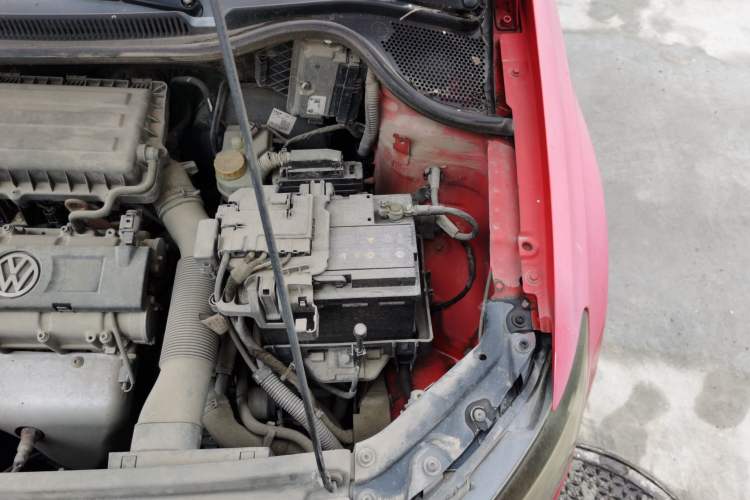 Used Volkswagen Polo 2011 1.4L Automatic ZhiShang Version Engine Bay Left
