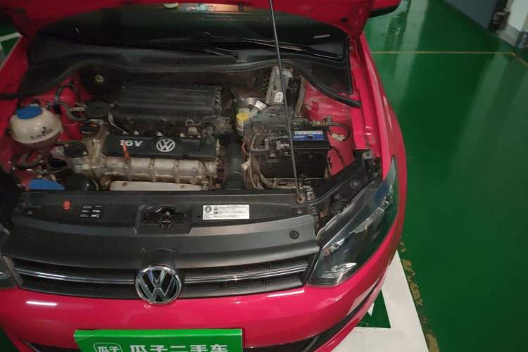 Used Volkswagen Polo 2011 1.6L Automatic ZhiKu Edition Engine Bay Left
