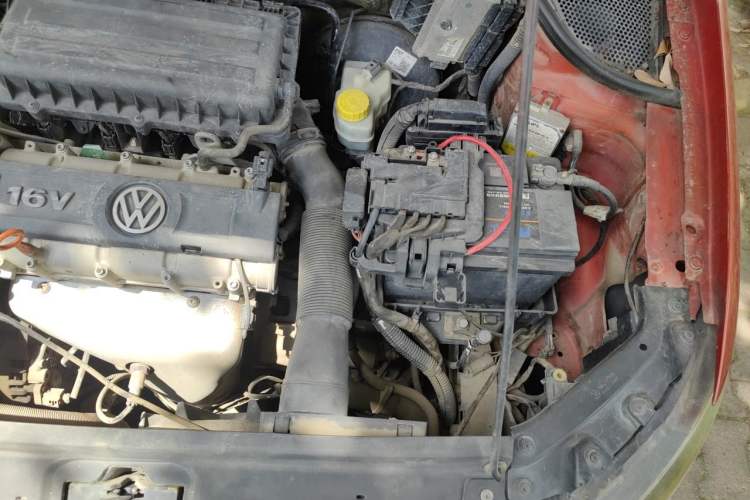 Used Volkswagen Polo 2011 1.6L Automatic ZhiShang Version Engine Bay Left