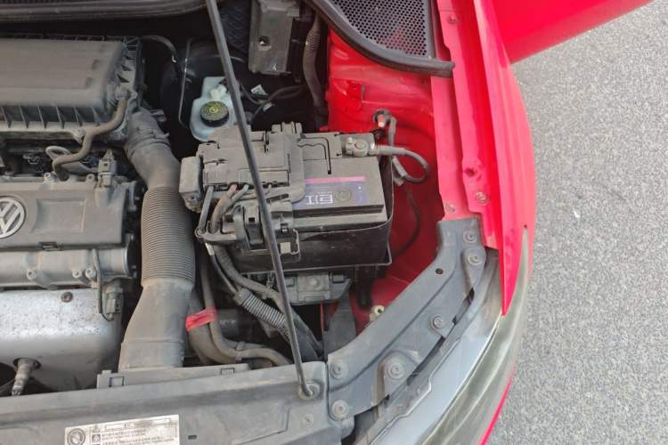 Used Volkswagen Polo 2011 1.4L Manual ZhiLe Edition Engine Bay Left