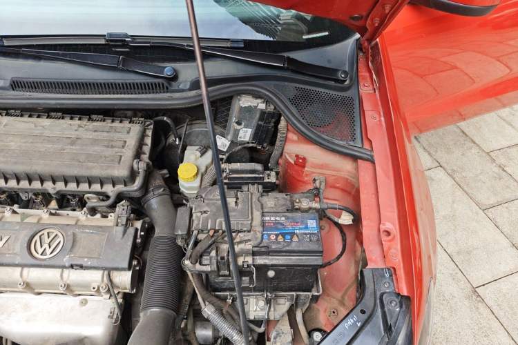Used Volkswagen Polo 2011 1.4L Automatic ZhiShang Version Engine Bay Left