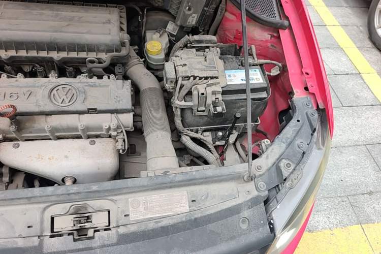 Used Volkswagen Polo 2011 1.6L Automatic ZhiShang Version Engine Bay Left