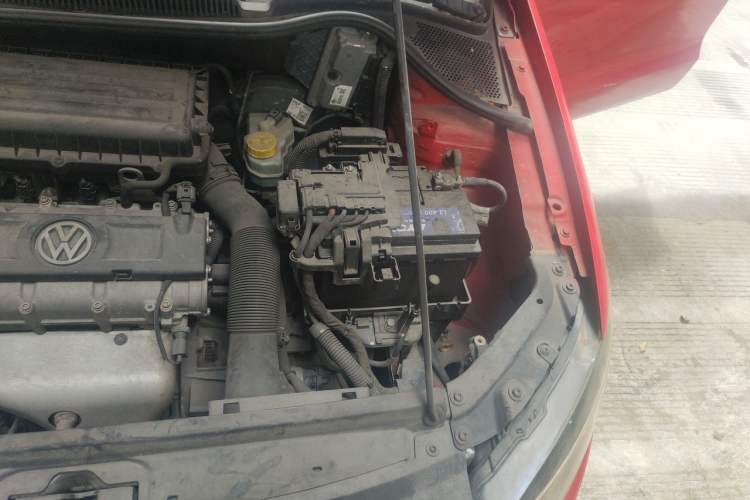 Used Volkswagen Polo 2011 1.4L Automatic ZhiShang Version Engine Bay Left