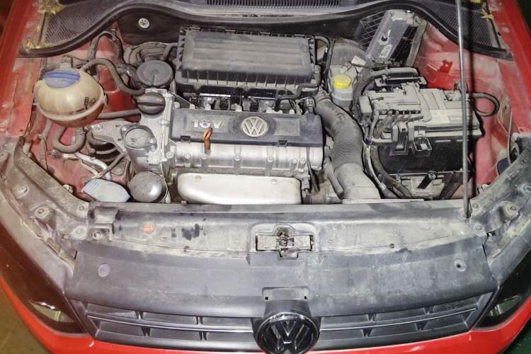 Used Volkswagen Polo 2011 1.6L Automatic ZhiShang Version Engine Bay