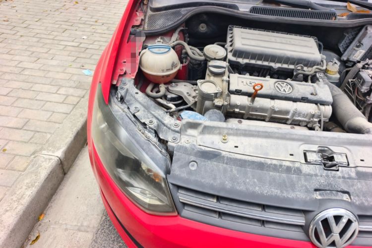 Used Volkswagen Polo 2011 1.4L Automatic ZhiCool Edition Engine Bay Right