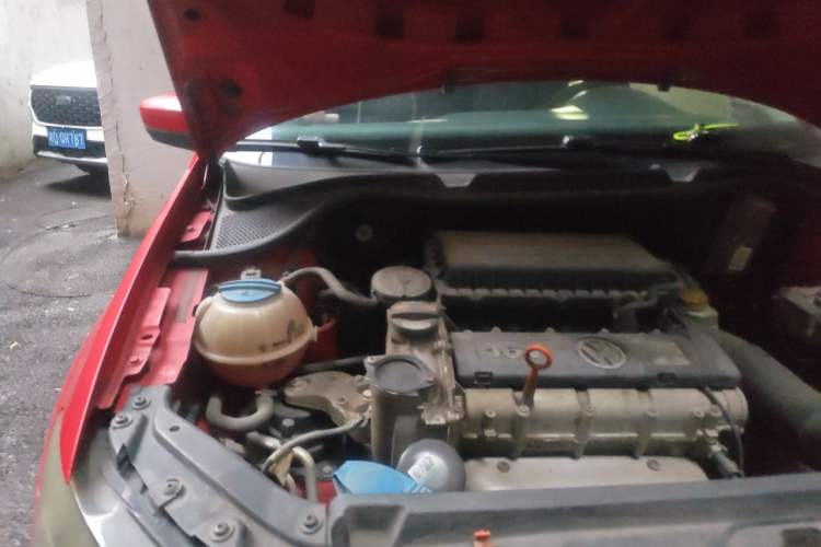 Used Volkswagen Polo 2011 1.4L Manual ZhiLe Edition Engine Bay Right