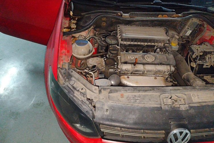 Used Volkswagen Polo 2011 1.6L Manual ZhiShang Edition Engine Bay Right
