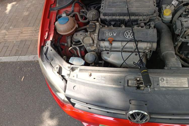 Used Volkswagen Polo 2011 1.6L Automatic ZhiShang Version Engine Bay Right
