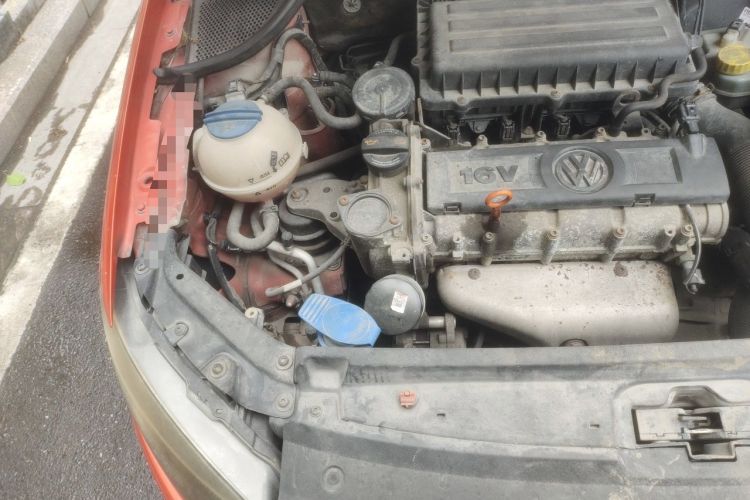 Used Volkswagen Polo 2011 1.4L Automatic ZhiShang Version Engine Bay Right