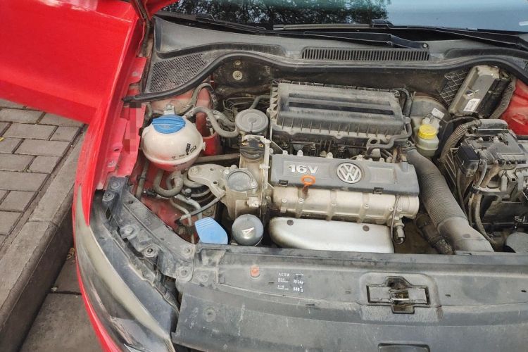 Used Volkswagen Polo 2011 1.6L Automatic ZhiKu Edition Engine Bay Right