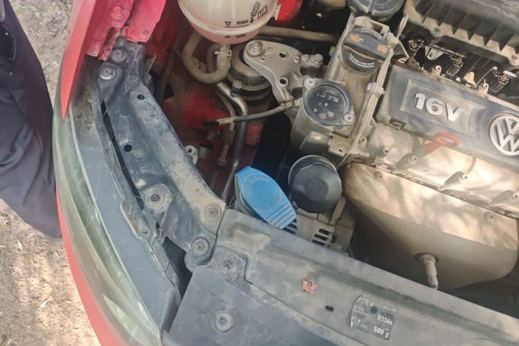 Used Volkswagen Polo 2011 1.6L Manual ZhiShang Edition Engine Bay Right