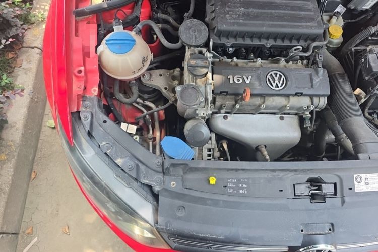 Used Volkswagen Polo 2011 1.6L Automatic ZhiShang Version Engine Bay Right