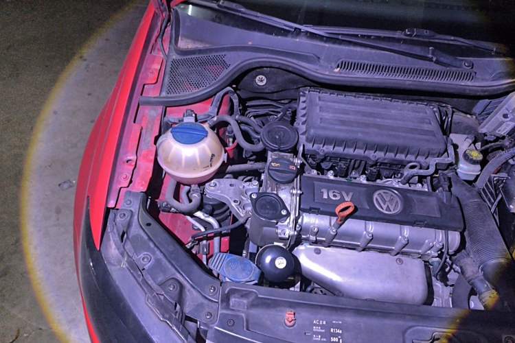 Used Volkswagen Polo 2011 1.6L Automatic ZhiShang Version Engine Bay Right