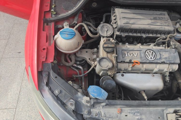Used Volkswagen Polo 2011 1.4L Manual ZhiShang Edition Engine Bay Right
