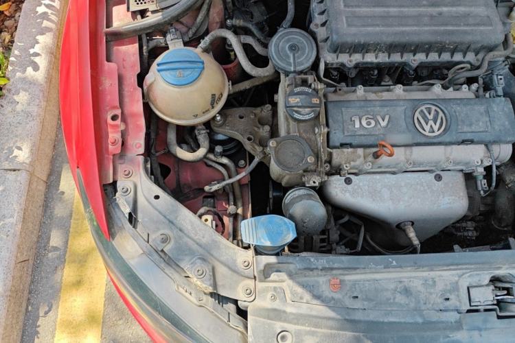 Used Volkswagen Polo 2011 1.6L Automatic ZhiShang Version Engine Bay Right
