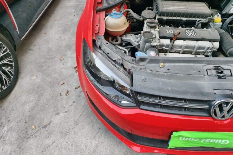 Used Volkswagen Polo 2011 1.6L Automatic ZhiShang Version Engine Bay Right