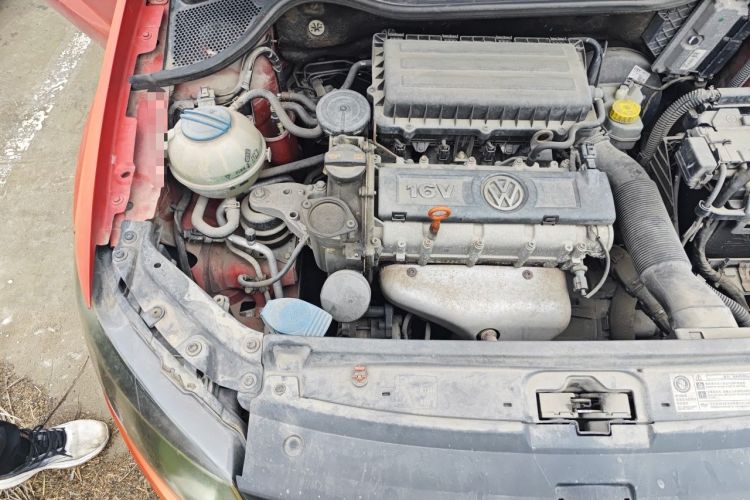 Used Volkswagen Polo 2011 1.4L Automatic ZhiShang Version Engine Bay Right