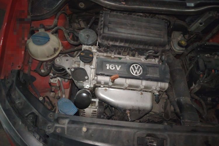Used Volkswagen Polo 2011 1.6L Automatic ZhiShang Version Engine Bay Right