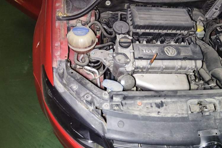 Used Volkswagen Polo 2011 1.6L Automatic ZhiShang Version Engine Bay Right