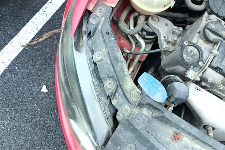 Used Volkswagen Polo 2011 1.6L Automatic ZhiKu Edition Engine Bay Right