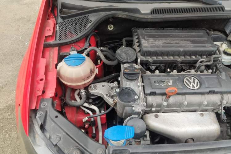 Used Volkswagen Polo 2011 1.6L Automatic ZhiShang Version Engine Bay Right