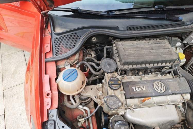 Used Volkswagen Polo 2011 1.4L Automatic ZhiShang Version Engine Bay Right