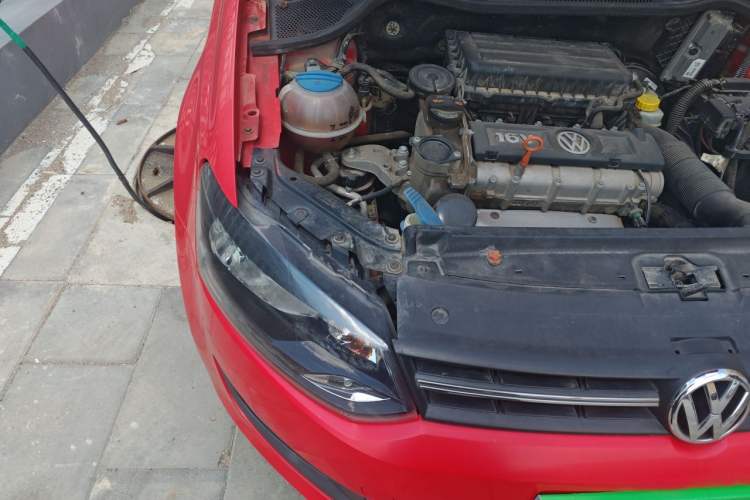 Used Volkswagen Polo 2011 1.4L Automatic ZhiShang Version Engine Bay Right