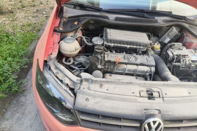 Used Volkswagen Polo 2011 1.6L Automatic ZhiShang Version Engine Bay Right